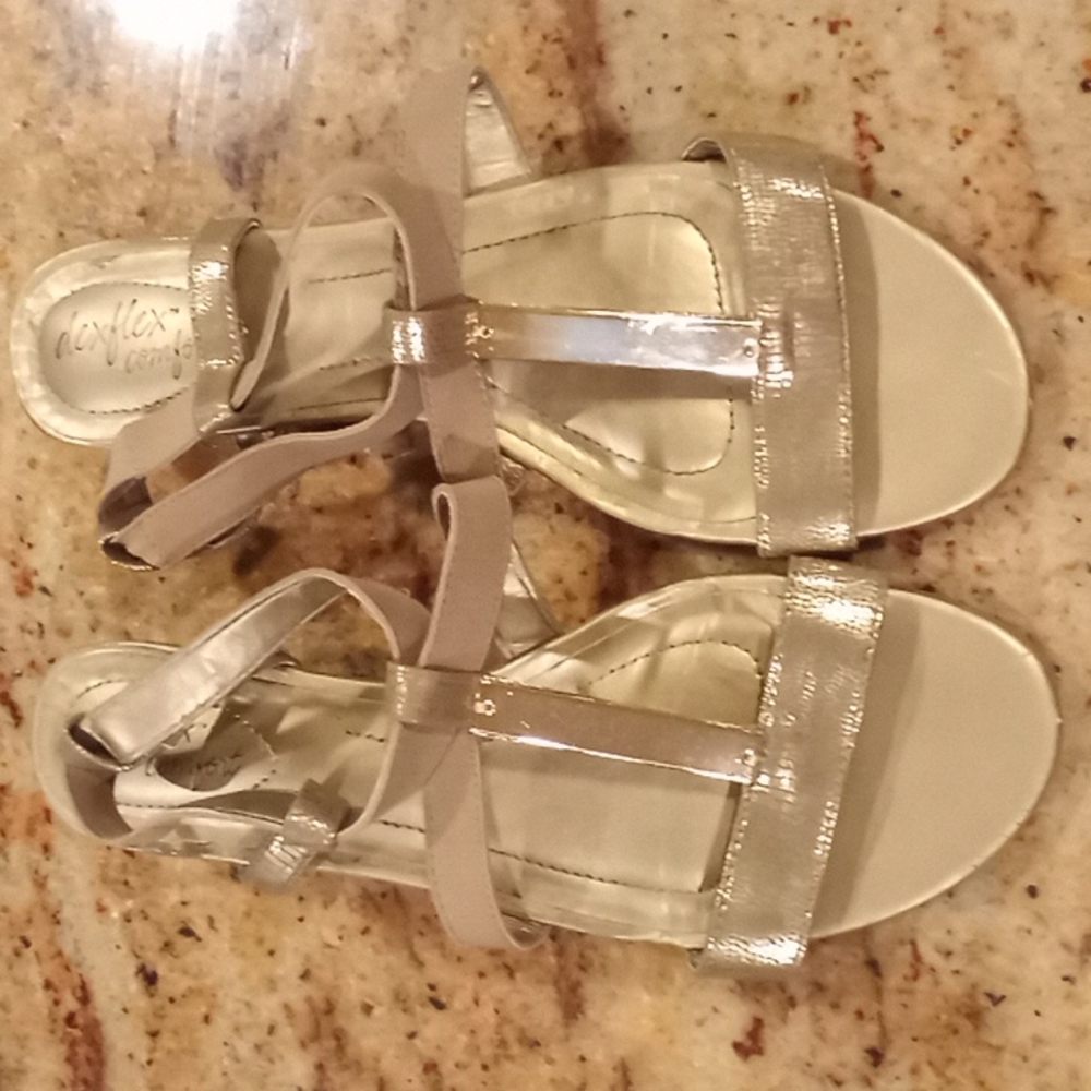 Gold Dexflex Comfort Shoes